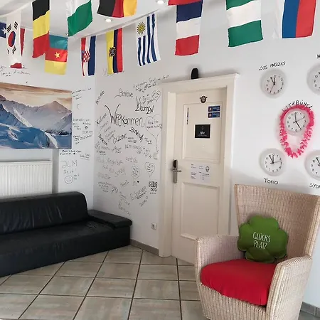 Jack's Lake & Mountain Hostel